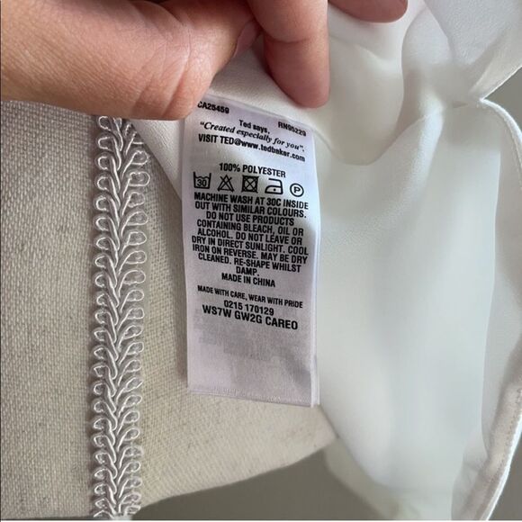 Ted Baker Careo Cold Shoulder Ecru Top TED 4/US 10 - Picture 9 of 10